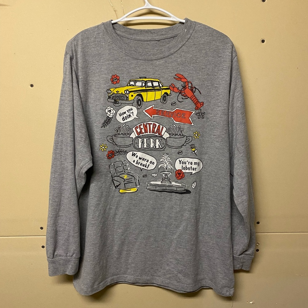 2/$75💥- SHIRT | Women’s Friends shirt size medium